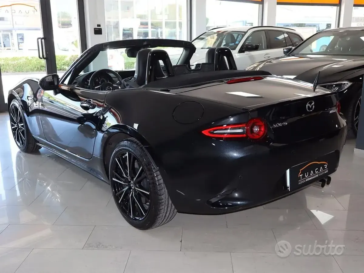 Usata Mazda MX5 Exclusive-Line 184 CV (135 kW) 2024 Nero Cabrio