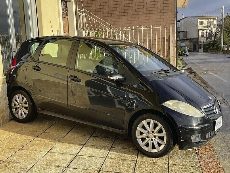 Usata Mercedes A180 Elegance 109 CV (80 kW) 2006 Nero Berlina
