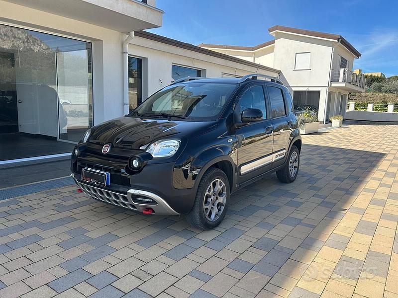 Nero Usata 2016 Fiat Panda Cross Cross Due volumi | 14.900 € (Molto cara) - Immagine 1/4