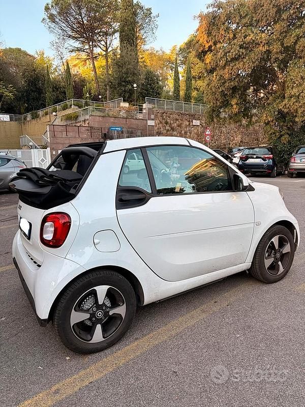 Usata Smart ForTwo Electric Drive Passion 60 kW (82 CV) 2023 Bianco Cabrio