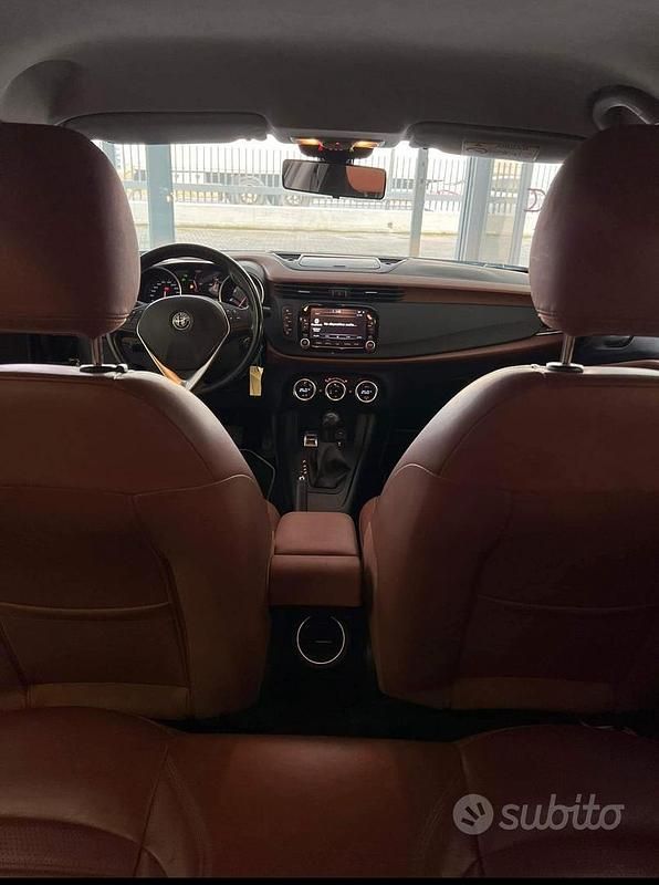 Usata Alfa Romeo Giulietta 120 CV (88 kW) 2016 Nero Utilitaria