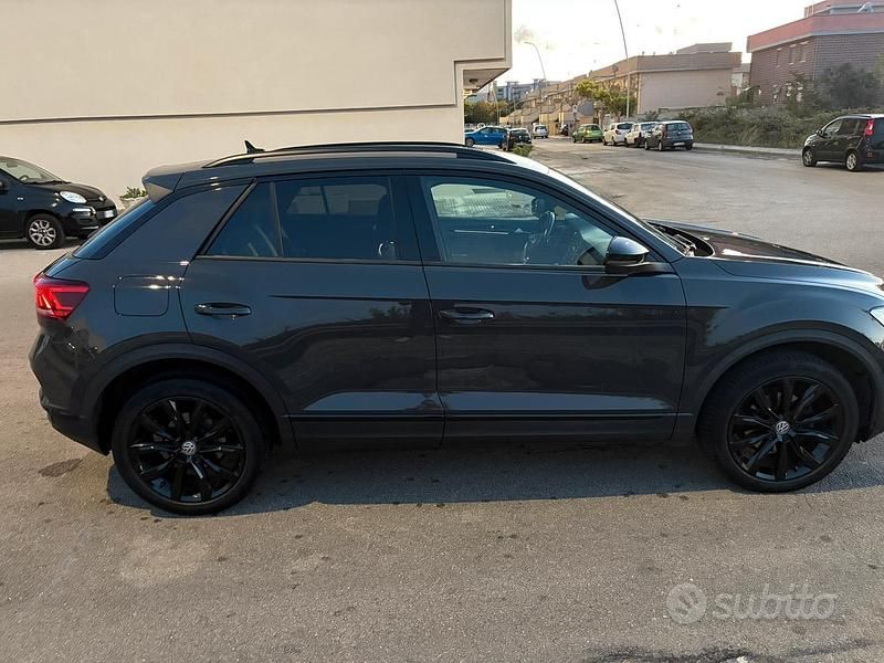 Usata VW T-Roc 116 CV (85 kW) 2020 Nero SUV