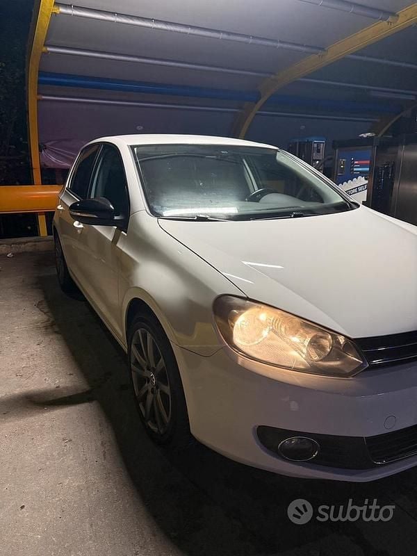 Usata VW Golf VI 140 CV (102 kW) 2009 Bianco Utilitaria