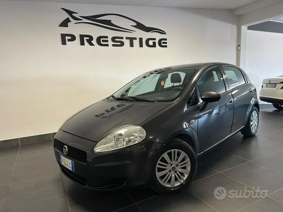 Usata Fiat Punto 69 CV (50 kW) 2011 Utilitaria