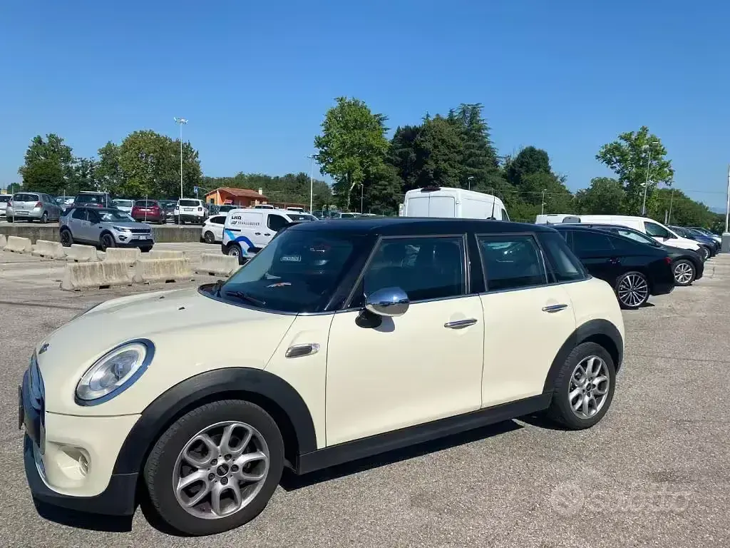 Usata Mini Cooper D Business 116 CV (85 kW) 2015 Utilitaria