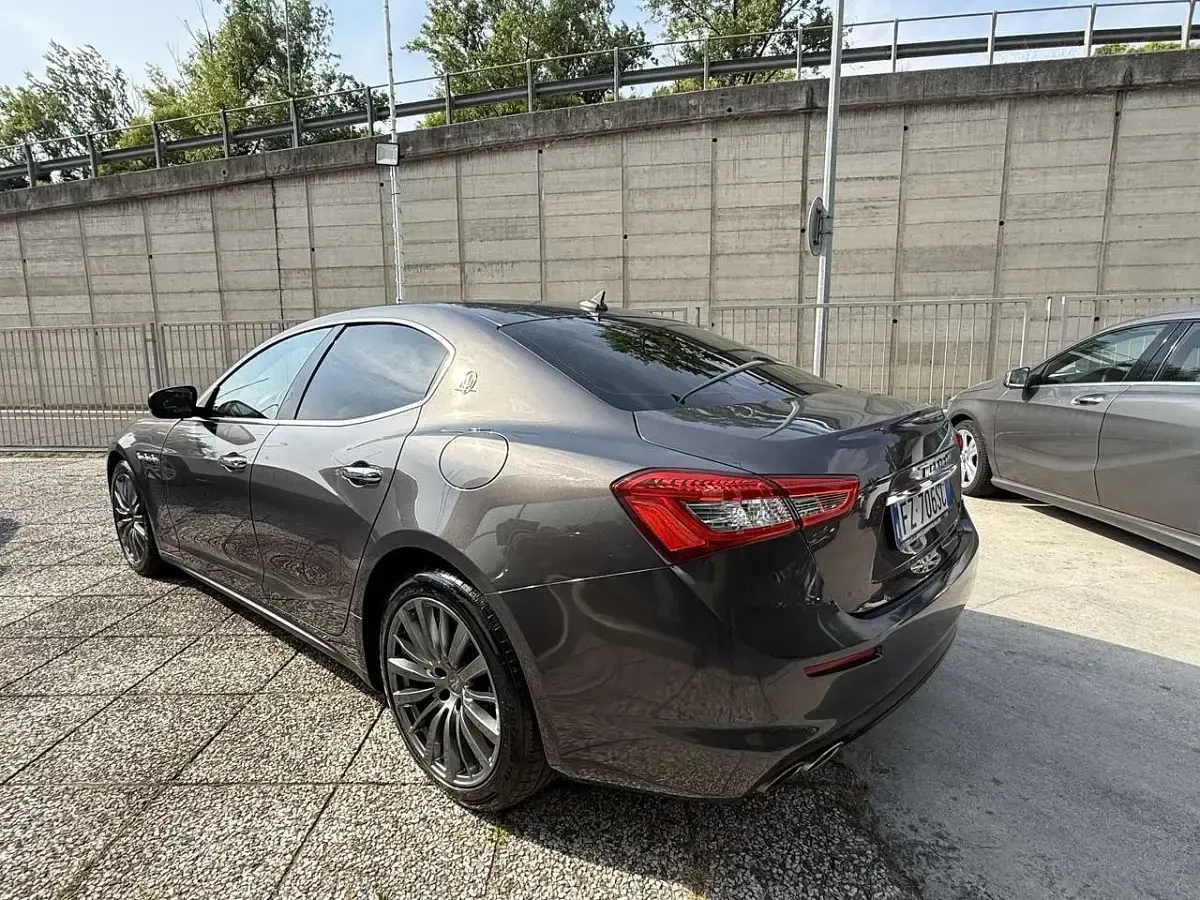 Usata Maserati Ghibli 349 CV (256 kW) 2019 Grigio Berlina