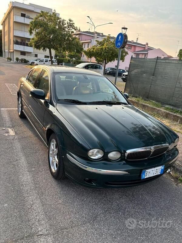 Usata Jaguar X-type 156 CV (114 kW) 2002 Verde Berlina