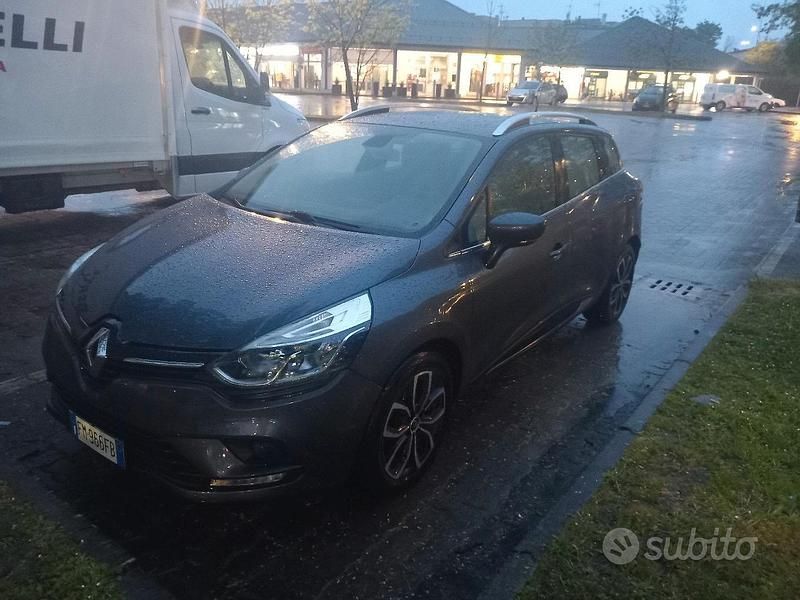 Usata Renault Clio GrandTour Zen 90 CV (66 kW) 2018 Grigio Station wagon