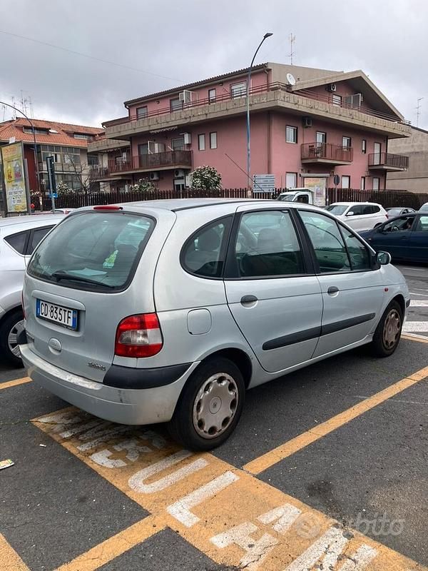 Usata Renault Scénic 2002 Grigio Monovolume