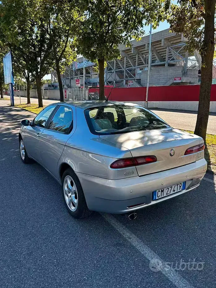 Usata Alfa Romeo 156 116 CV (85 kW) 2004 Grigio Berlina