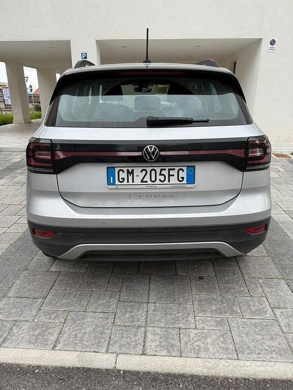 Usata VW T-Cross Style 110 CV (80 kW) 2022 Grigio SUV