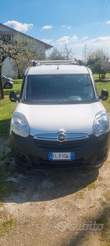 Usata Opel Combo 105 CV (77 kW) 2017 Monovolume