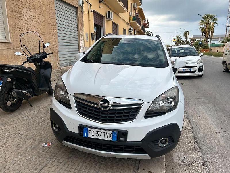 Bianco Usata 2016 Opel Mokka SUV | 10.900 € (Buon prezzo) - Immagine 1/4