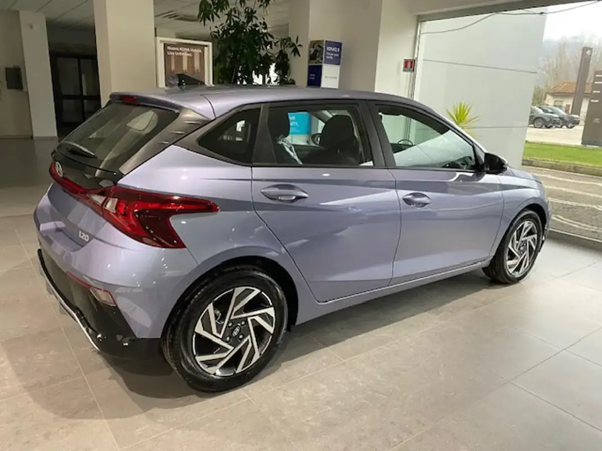 Nuova Hyundai i20 90 CV (66 kW) 2026 Bicolor Utilitaria