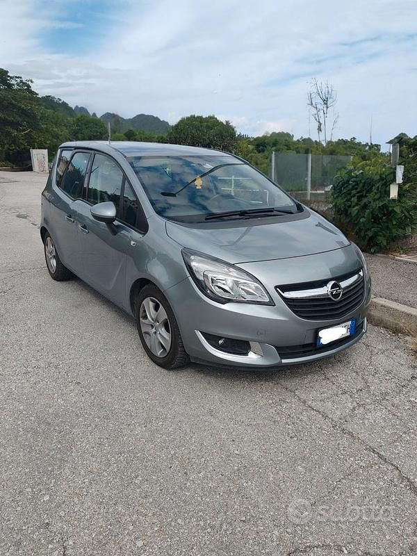 Usata Opel Meriva 101 CV (74 kW) 2014 Grigio Monovolume