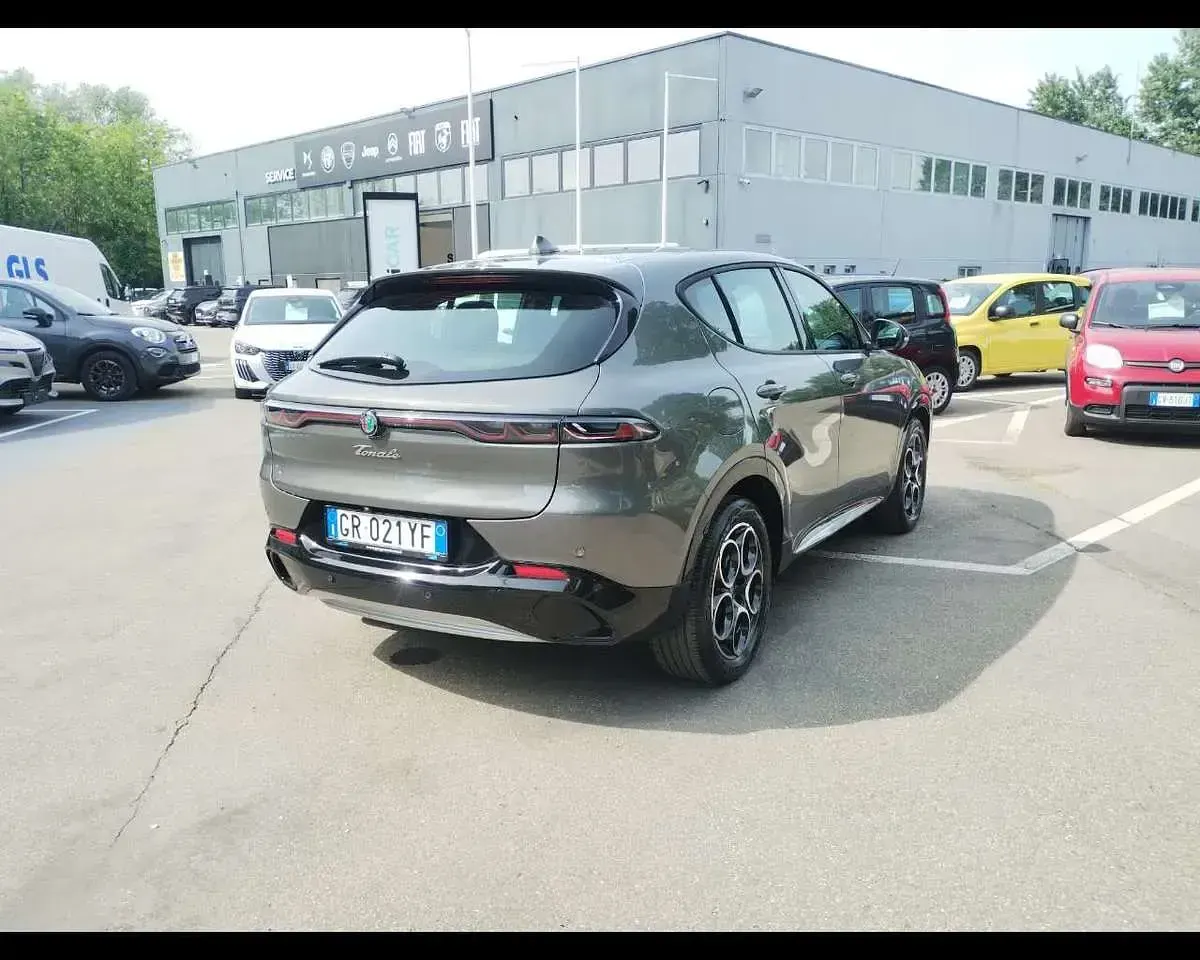 Usado Alfa Romeo Tonale Ti 160 CV (117 kW) 2024 Gris SUV