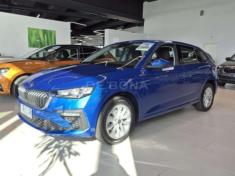 Blu race metallizzato Nuova 2025 Skoda Scala Selection Due volumi | 21.900 € (Ottimo prezzo) - Immagine 1/4