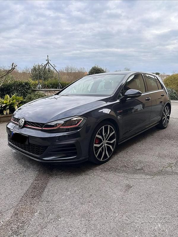Usata VW Golf VII GTI 245 CV (180 kW) 2019 Grigio Utilitaria