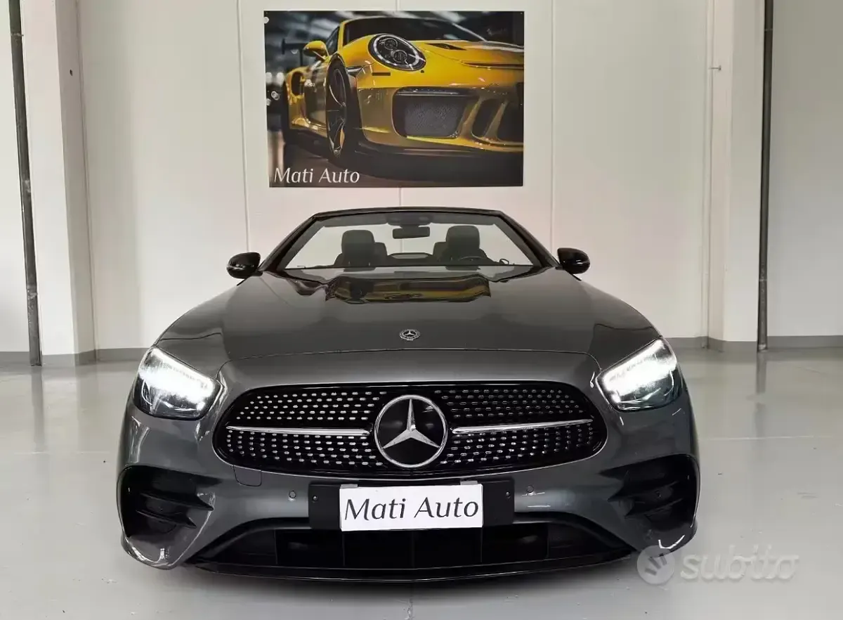 Usata Mercedes E220 Premium 194 CV (142 kW) 2021 Grigio Cabrio