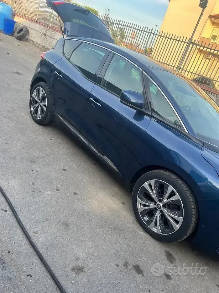 Usata Renault Scénic III 110 CV (80 kW) 2017 Bluazzurro Monovolume