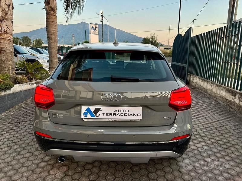 Usata Audi Q2 Business 116 CV (85 kW) 2018 Grigio SUV