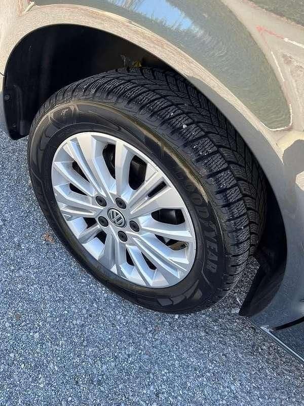 Begagnad VW Multivan 150 HK (110 kW) 2021 Grå Van