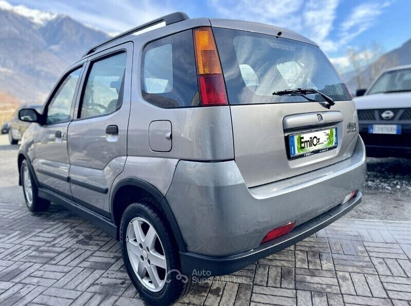 Usata Suzuki Ignis 99 CV (72 kW) 2004 Gray Utilitaria