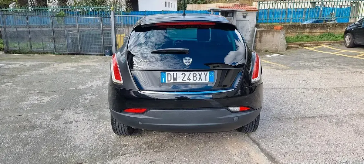 Usata Lancia Delta 120 CV (88 kW) 2009 Nero Utilitaria