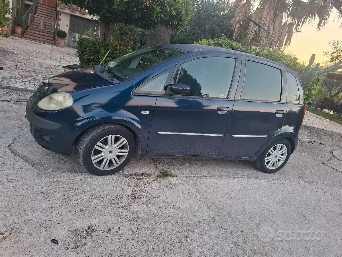 Usata Lancia Musa 101 CV (74 kW) 2005 Monovolume
