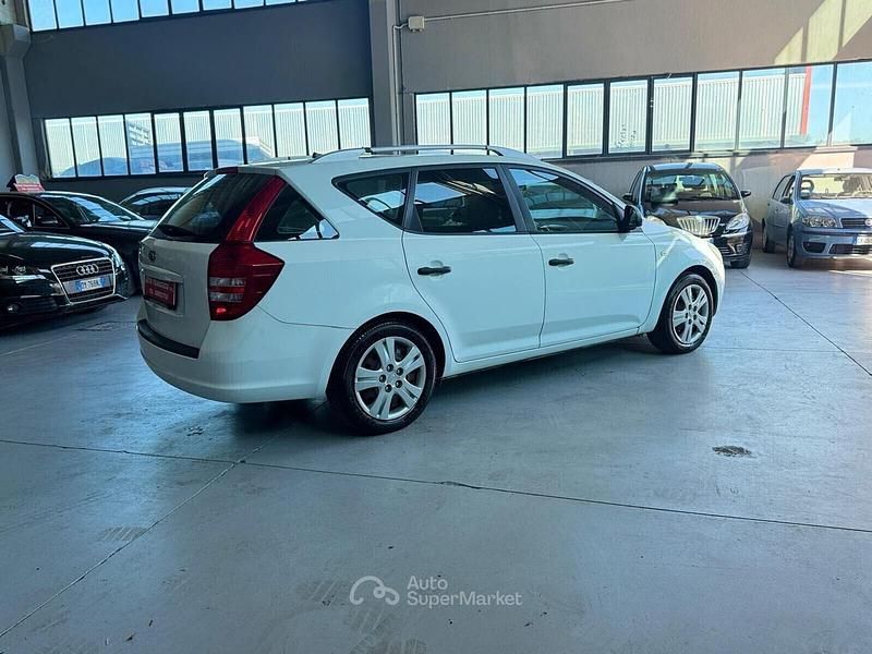 Usata Kia Ceed EX 109 CV (80 kW) 2009 Bianco Utilitaria