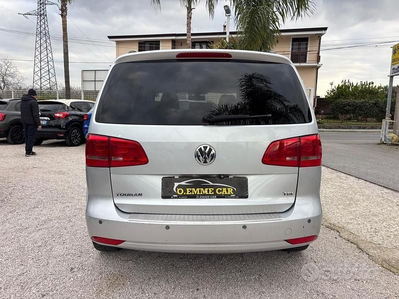 Usata VW Touran Comfortline 105 CV (77 kW) 2012 Grigio Monovolume