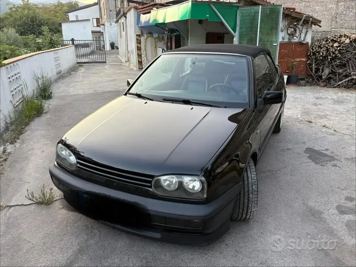 Usata VW Golf III 101 CV (74 kW) 1995 Nero Cabrio