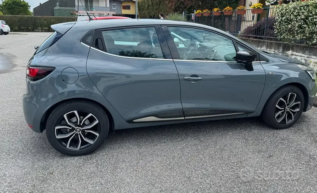 Usata Renault Clio IV Intens 90 CV (66 kW) 2019 Grigio Berlina