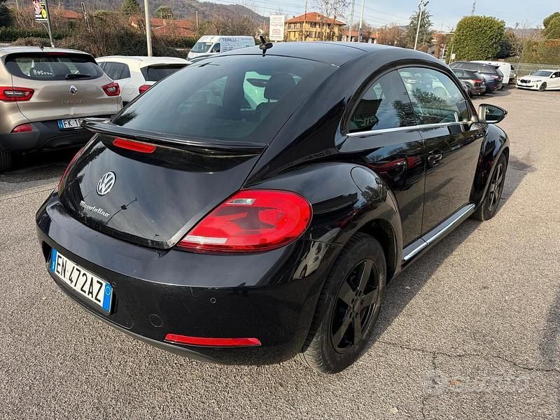 Usata VW Beetle Design 105 CV (77 kW) 2012 Nero Utilitaria