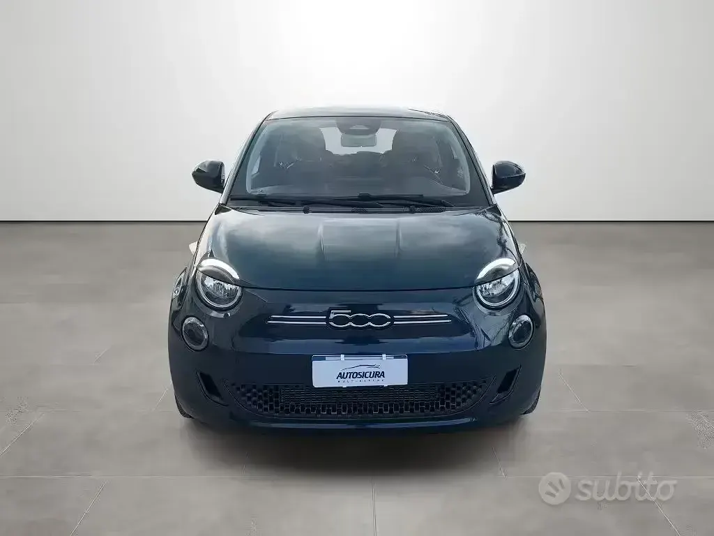Usado Fiat 500e 42 kW (58 CV) 2024 Azul Berlina