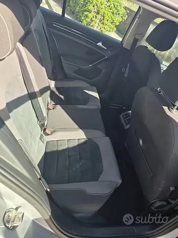Usata VW Golf VII Highline 110 CV (80 kW) 2015 Grigio Station wagon