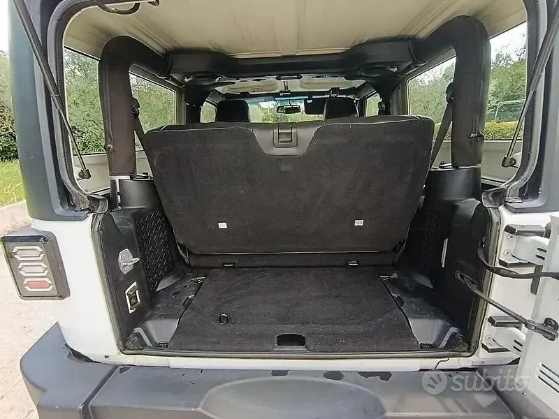Usata Jeep Wrangler Sahara 284 CV (208 kW) 2014 Bianco SUV