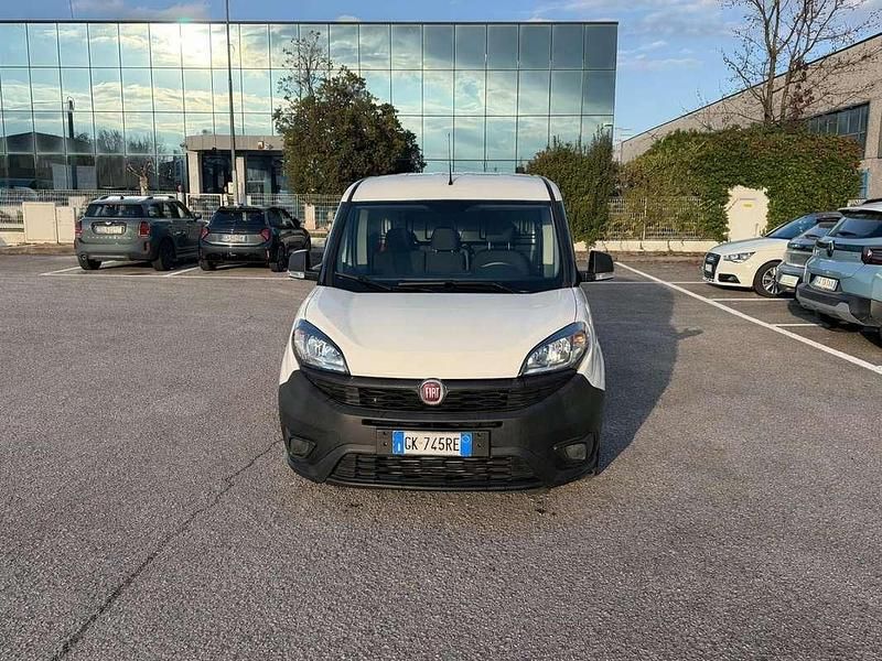 Usata Fiat Doblò Dynamic 105 CV (77 kW) 2022 Monovolume