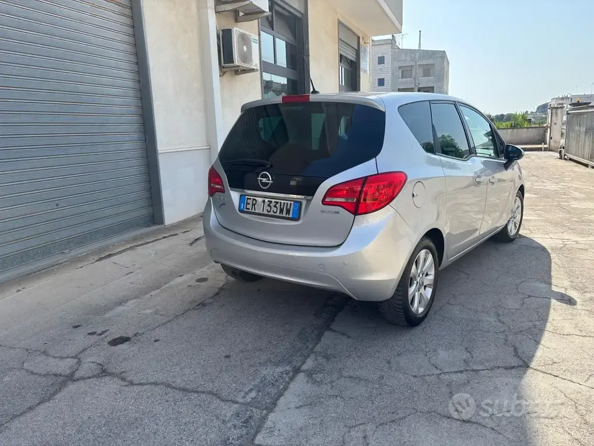 Usata Opel Meriva 95 CV (69 kW) 2013 Grigio Monovolume