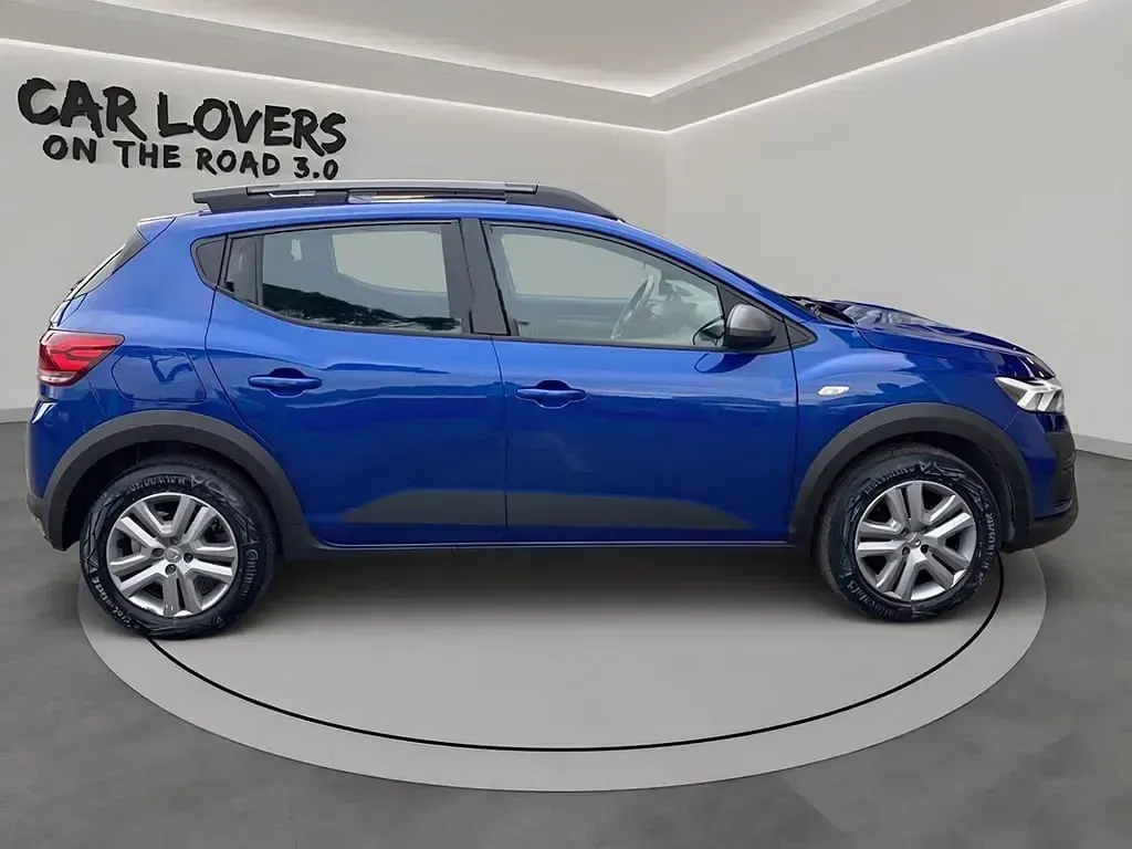 Usata Dacia Sandero Expression 101 CV (74 kW) 2023 Blu iron Utilitaria