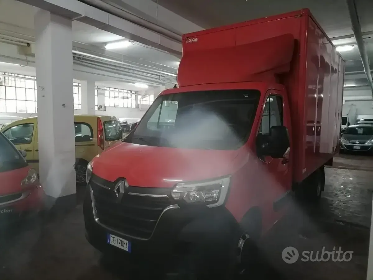 Usata Renault Master 145 CV (106 kW) 2021 Rosso Monovolume