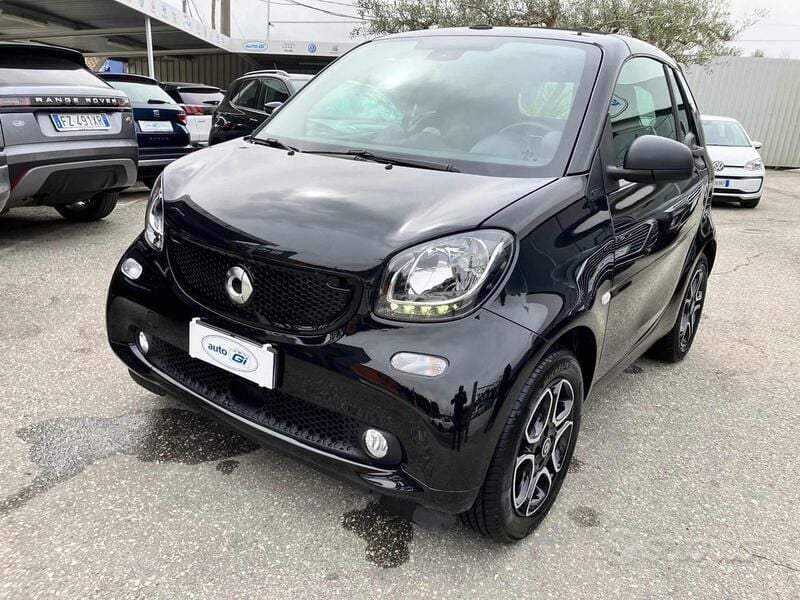 Nero pastello Usata 2019 Smart ForTwo Cabrio Passion Cabrio | 16.500 € (Ottimo prezzo) - Immagine 1/4