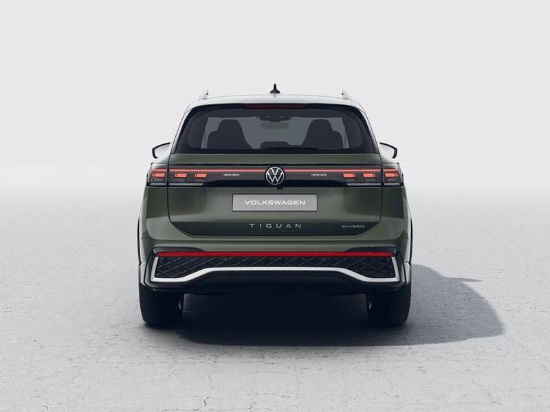 Nuova VW Tiguan R-line 204 CV (150 kW) 2026 Velvet green metallizzato SUV