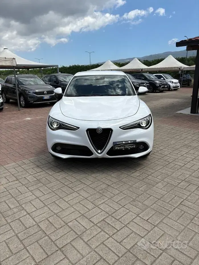 Usata Alfa Romeo Stelvio Business 179 CV (131 kW) 2018 Bianco SUV