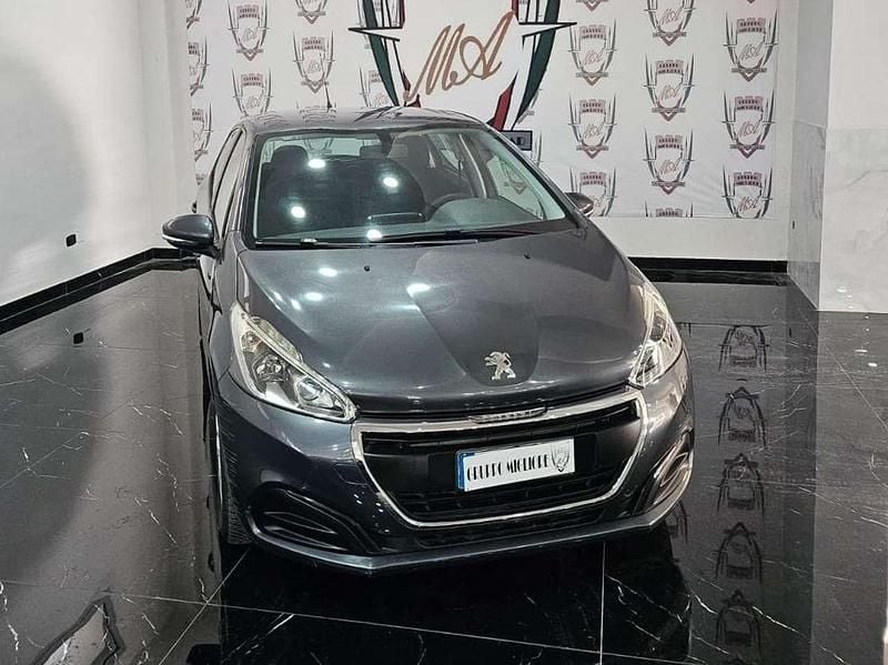 Grigio Usata 2016 Peugeot 208 Active Due volumi | 6500 € (Buon prezzo) - Immagine 1/4