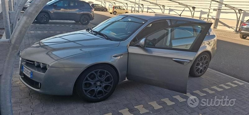 Usata Alfa Romeo 159 150 CV (110 kW) 2007 Grigio Station wagon