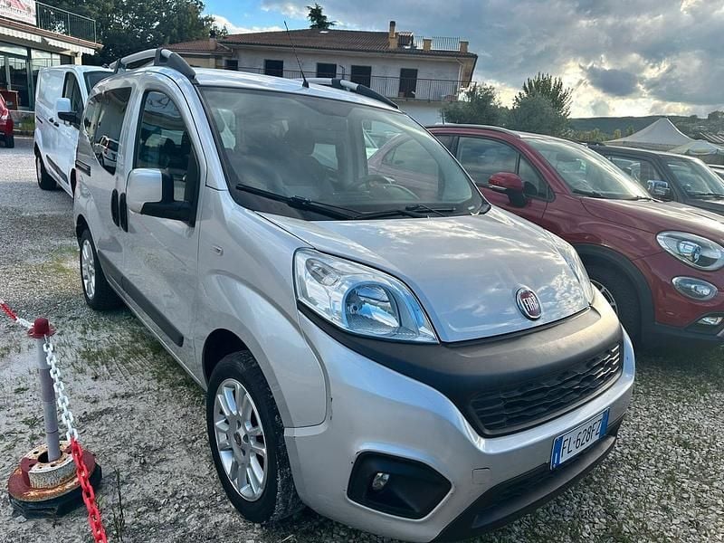 Usata Fiat Qubo Lounge 69 CV (50 kW) 2018 Argento Monovolume