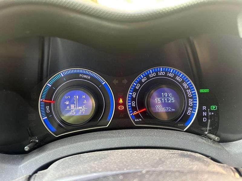 Usata Toyota Auris Hybrid Active 99 CV (72 kW) 2010 Argento Berlina