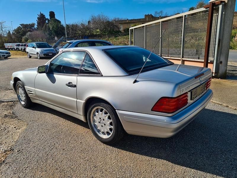 Usata Mercedes SL500 319 CV (234 kW) 1996 Argento Cabrio