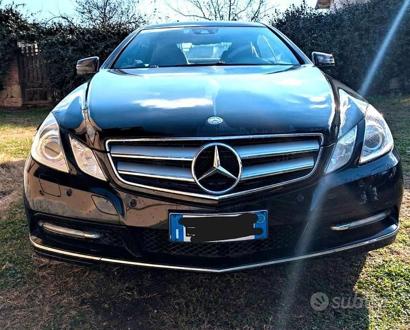 Usata Mercedes E350 AMG 231 CV (169 kW) 2012 Nero Coupé